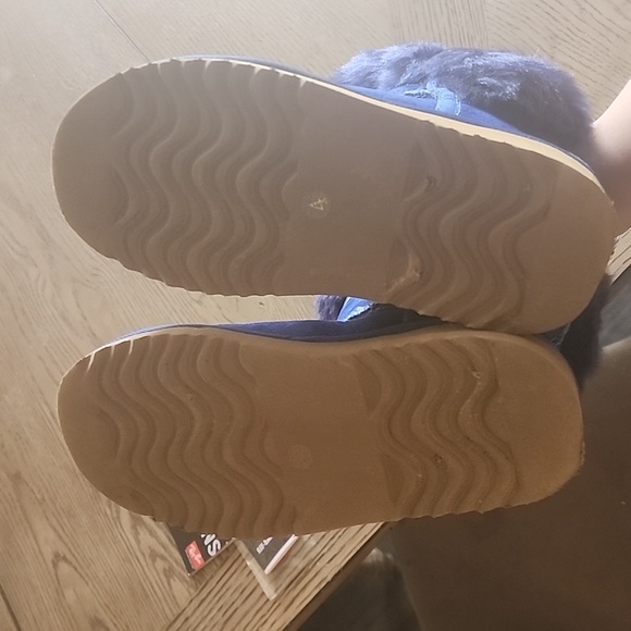 Seahawks Fur Boots - Picture 2 of 8